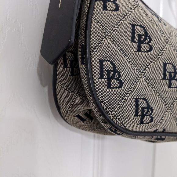 ~SOLD~ Dooney & Bourke Small Shoulder Bag - Picture 6 of 13